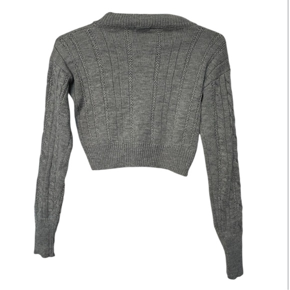 Immodel Gray Cable Knit cropped V-Neck Sweater - Picture 4 of 7